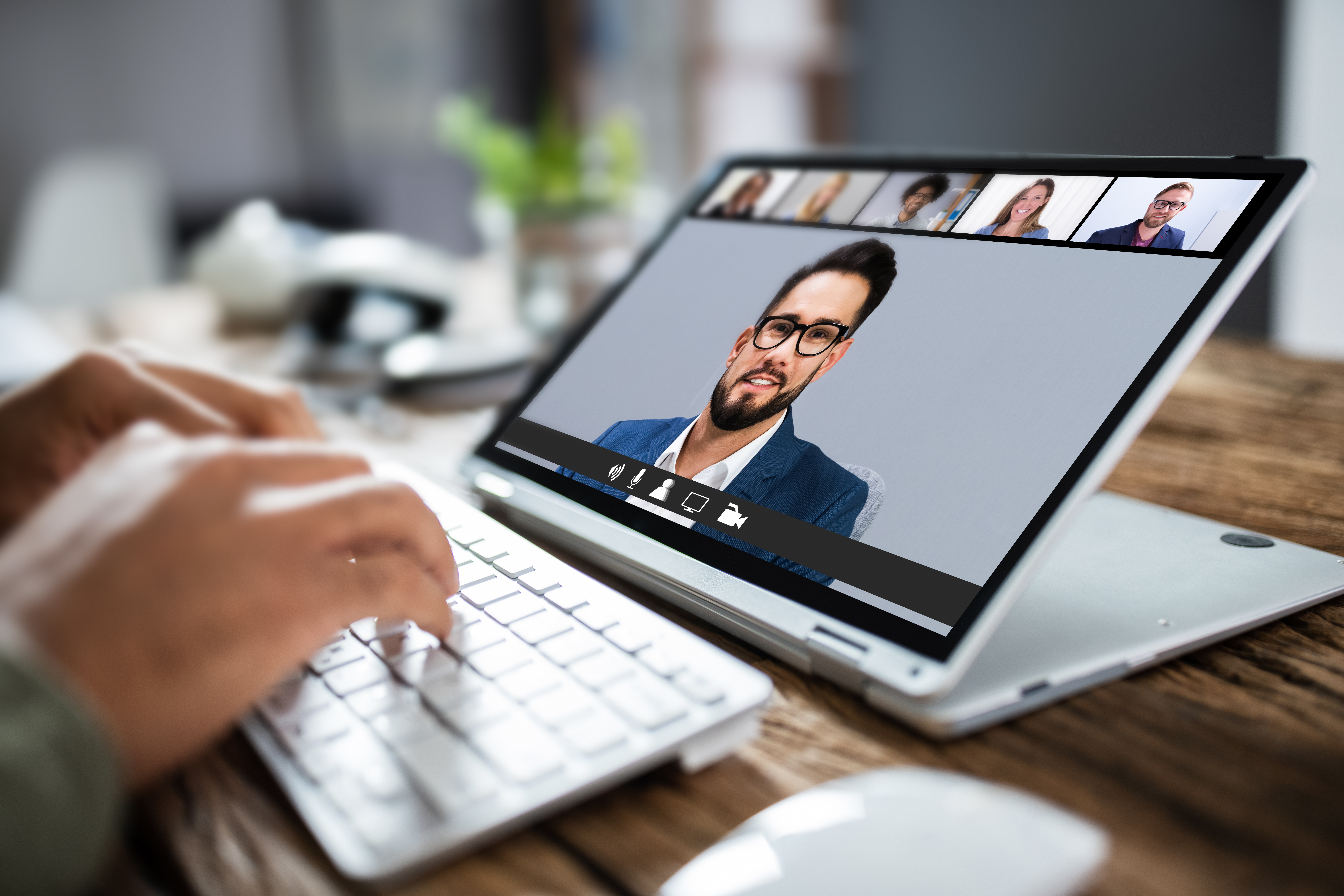 10 Tips for Creating a Successful Hybrid Meeting